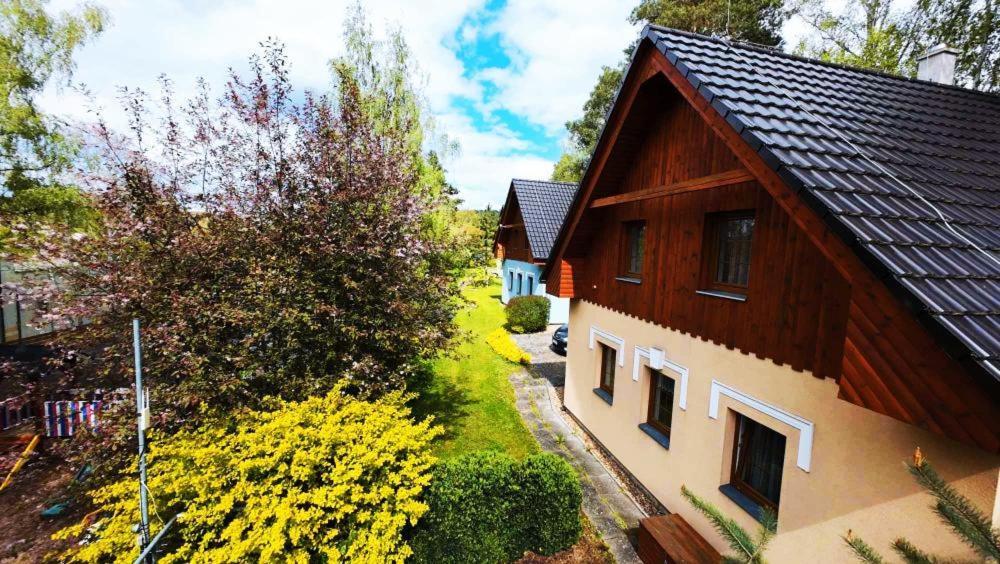 Chaty Kolodeje - Ubytovani U Reky V Soukromem Arealu-Orange Kolodeje nad Luznici Dış mekan fotoğraf